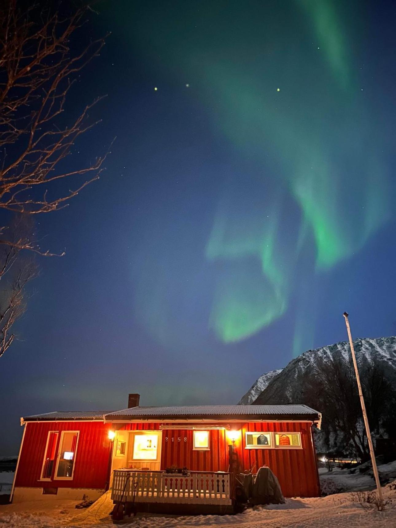 Midnattsolveien 3158,Sommarhusstrand Laukvik Lofoten Norway Extérieur photo