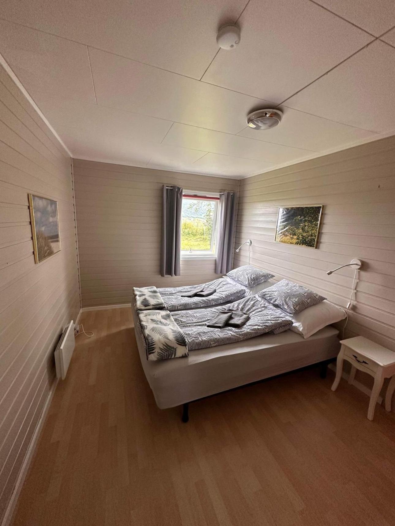 Midnattsolveien 3158,Sommarhusstrand Laukvik Lofoten Norway Extérieur photo